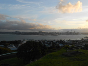 Auckland au coucher du soleil