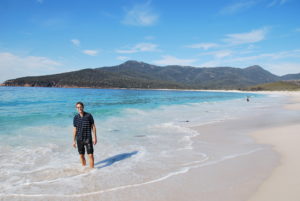 Sur la plage de Wineglass Bay